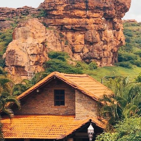 Badami Heritage Resort Extérieur photo