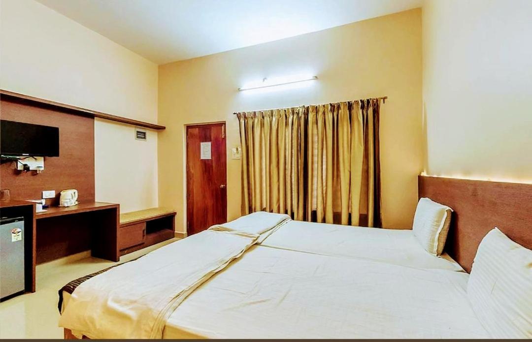 Badami Heritage Resort Extérieur photo
