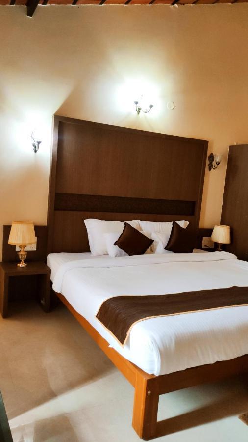 Badami Heritage Resort Extérieur photo