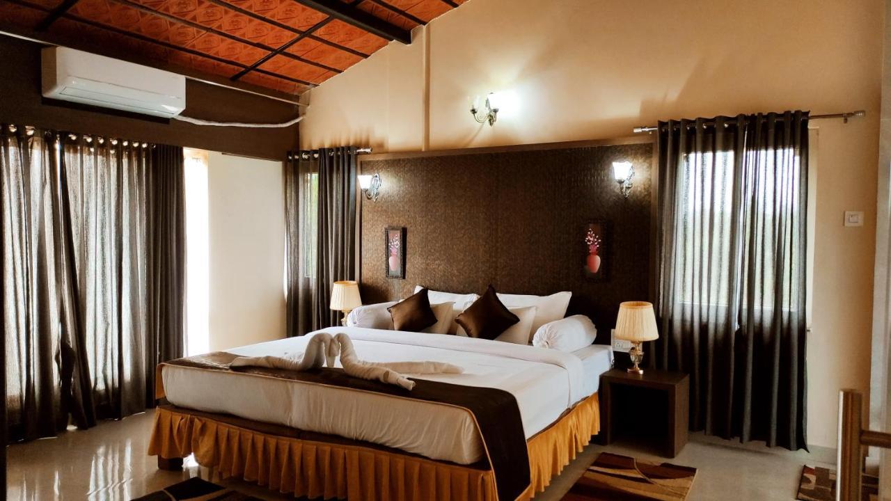 Badami Heritage Resort Extérieur photo