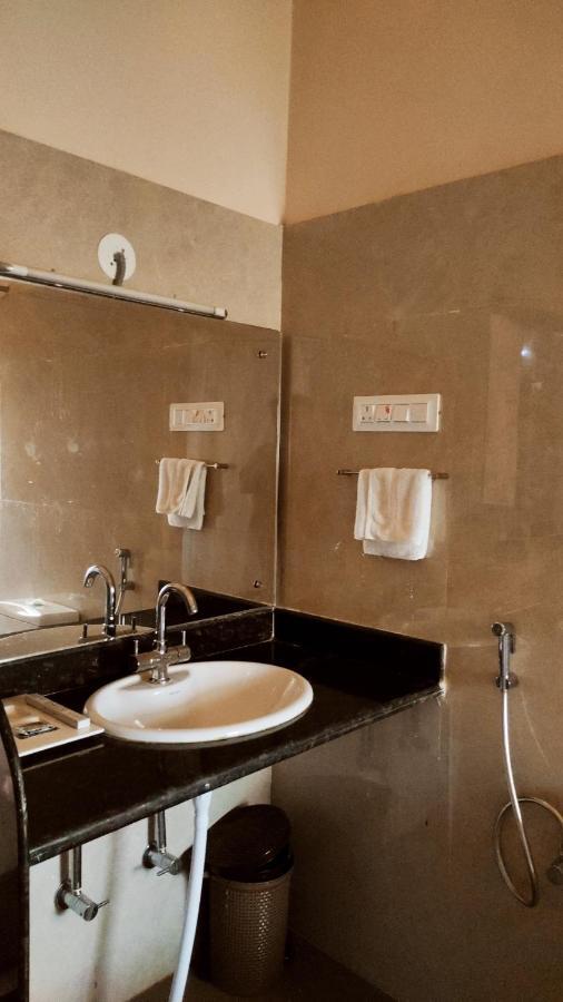 Badami Heritage Resort Extérieur photo