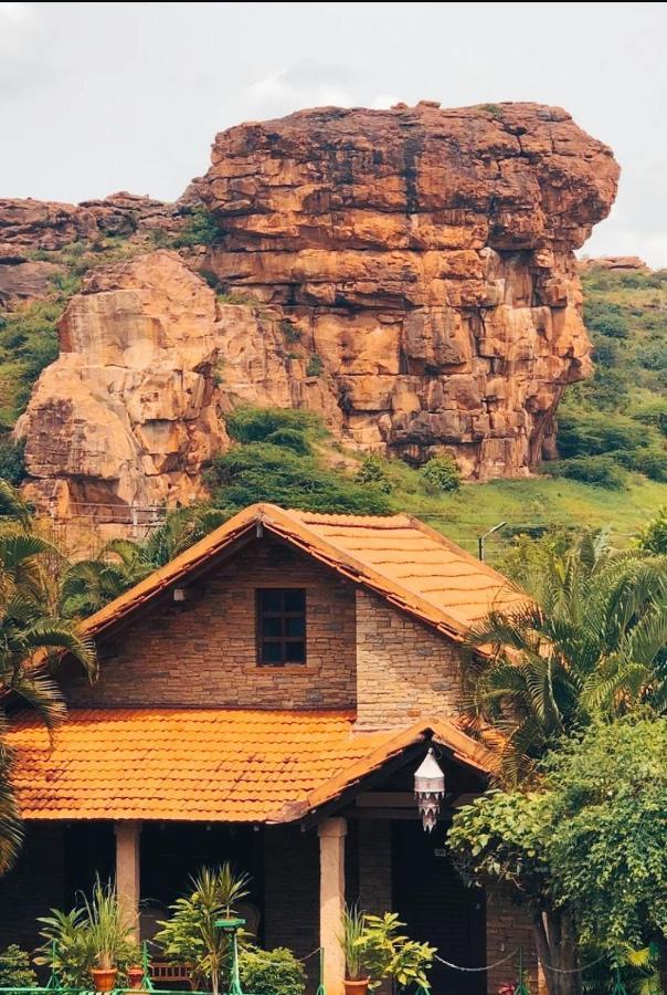 Badami Heritage Resort Extérieur photo