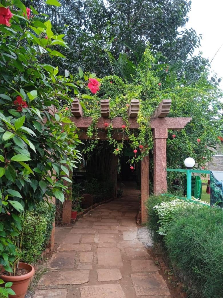 Badami Heritage Resort Extérieur photo
